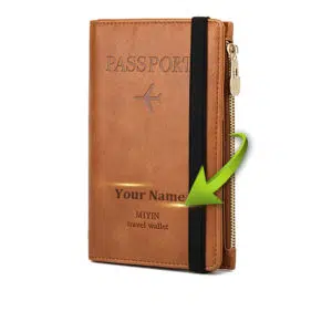 Portefeuille marron avec écriture passeport sur fond blanc.
