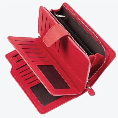 Portefeuille rouge ouvert avec de nombreux emplacements pour cartes.