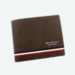 Portefeuille marron avec ligne bleu blanc rouge et écriture blanche. Fond blanc.