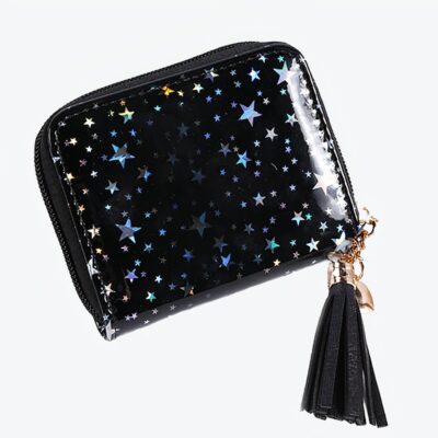 Portefeuille noir avec des étoiles brillantes un un pendentif pompon noir sur le côté
