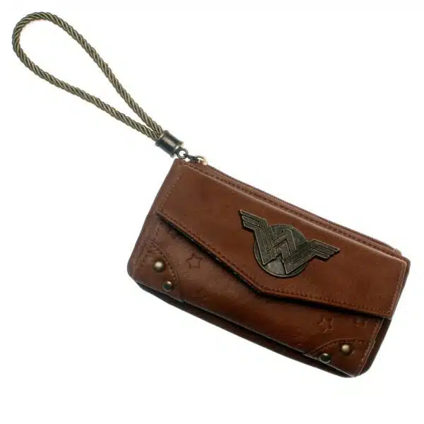 Portefeuille marron en cuir avec une dragonne et un logo de W sur le milieu du portefeuille.