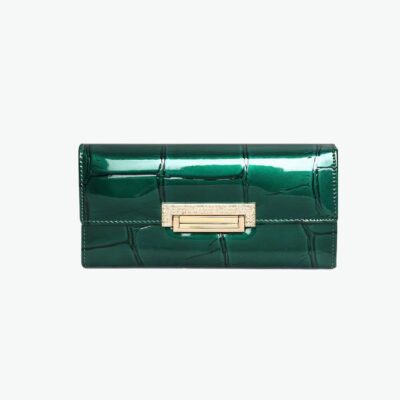 Portefeuille vert vernis avec une fermeture centrale dorée
