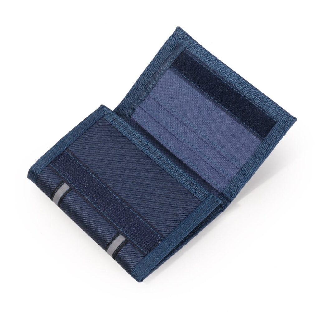 Un portefeuille petit format et léger pour ado