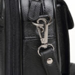 Pochette homme en cuir, sacoche a main homme, pochette homme luxe, chabrand sacoche homme, chambrand, saccoche chabrand sacoche chabrand amazon, saccoche lancaster, baizenville sac homme, sac de poignet homme, trousse zippée homme, pochette lacoste noir