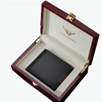 Portefeuille noir dans une boite